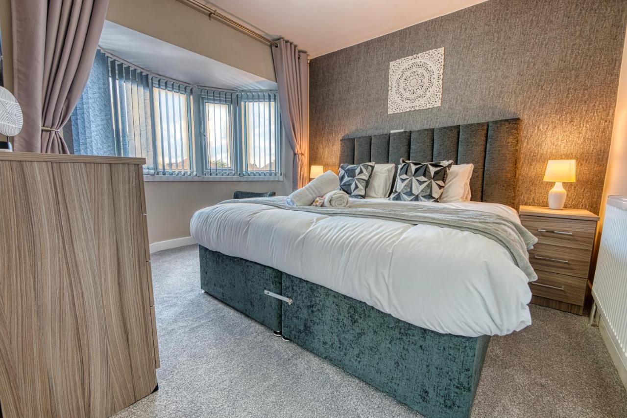 Stylish House - B'Ham Airport And Nec, Jlr Solihull, Business & Leisure Stays - Aspen House 객실 사진